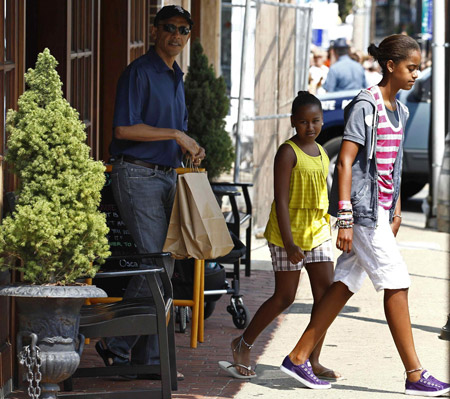 度假第一天大肆買小說 奧巴馬準(zhǔn)備“惡補(bǔ)”文學(xué)？