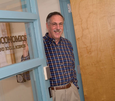 揭示經(jīng)濟(jì)政策如何影響就業(yè)等問題 三人分享諾貝爾獎