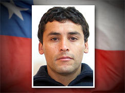 智利礦難首名礦工進(jìn)入救生艙 約半小時(shí)內(nèi)升井