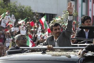 內(nèi)賈德訪問黎以邊界聲援真主黨 當?shù)貙W(xué)生逃課迎接