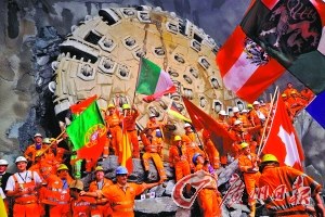 瑞士世界最長(zhǎng)鐵路隧道全線貫通