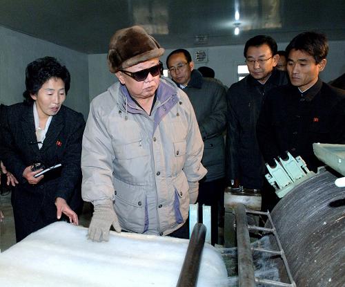 組圖：金正日視察工廠要求大力發(fā)展地方工業(yè)