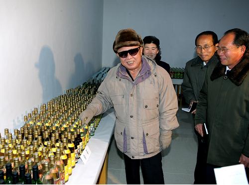 組圖：金正日視察工廠要求大力發(fā)展地方工業(yè)