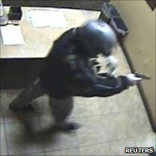 美“頭盔男”連環(huán)作案 從賭場搶走200萬美元籌碼