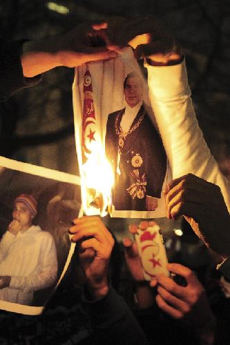 突尼斯社會騷亂波及全國 當(dāng)局首次在首都部署軍隊(duì)