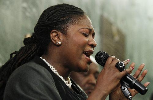 各地民眾紀(jì)念海地地震一周年