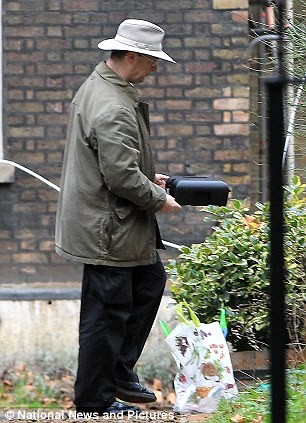 等不及招聘“公務(wù)貓” 英首相府請來專家滅鼠患