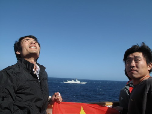 海軍“徐州號(hào)”在地中海為我撤僑游輪伴航