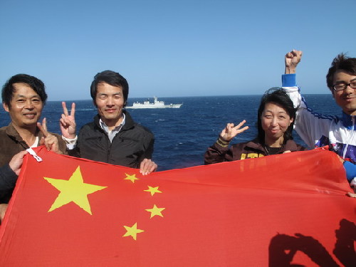 海軍“徐州號”在地中海為我撤僑游輪伴航