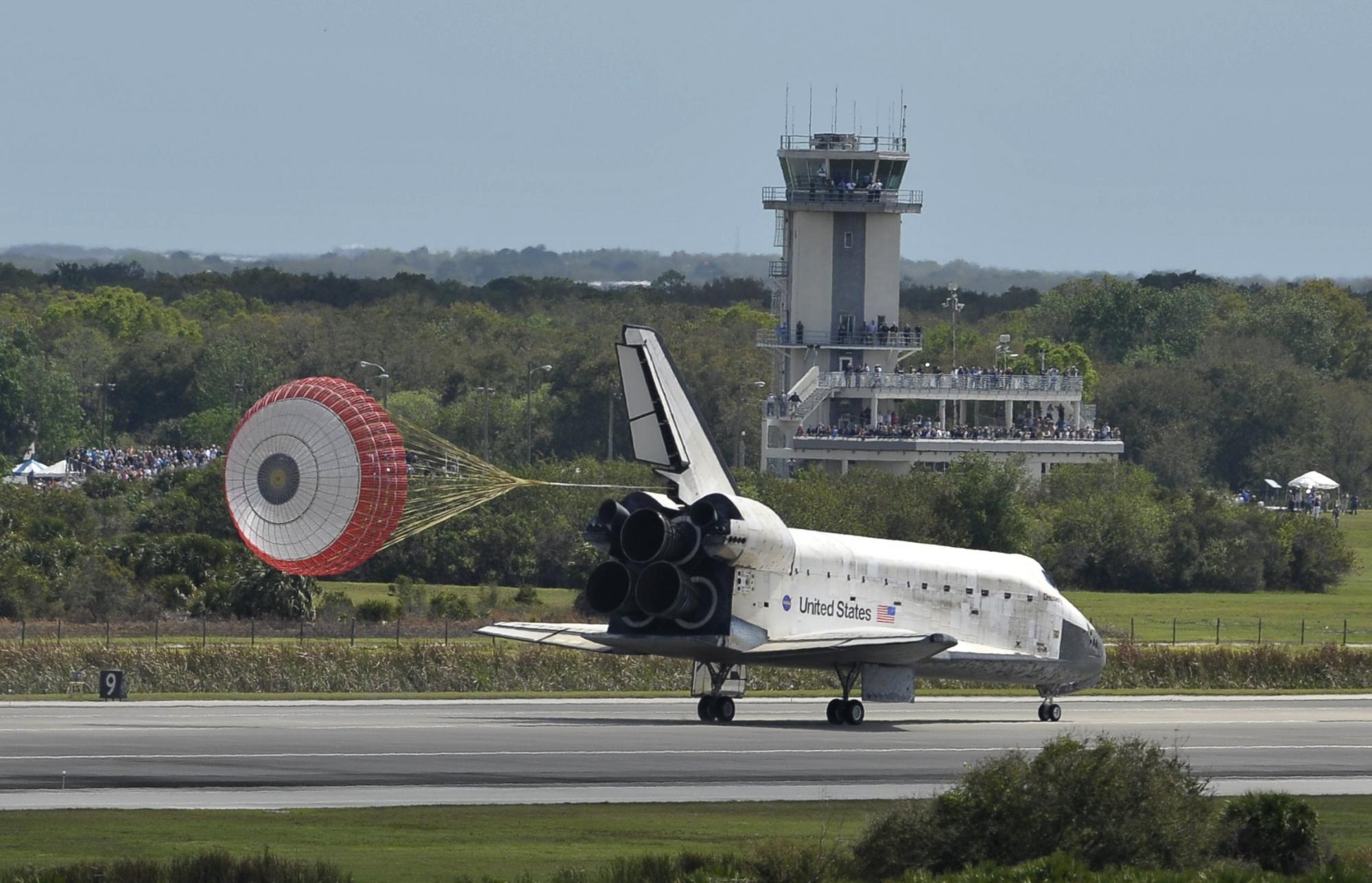 俄美簽署運送宇航員往返空間站新協(xié)議 俄羅斯?jié)q價