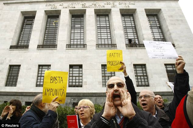 意總理2010年收入達(dá)3500萬英鎊 自稱史上挨罵最多之人