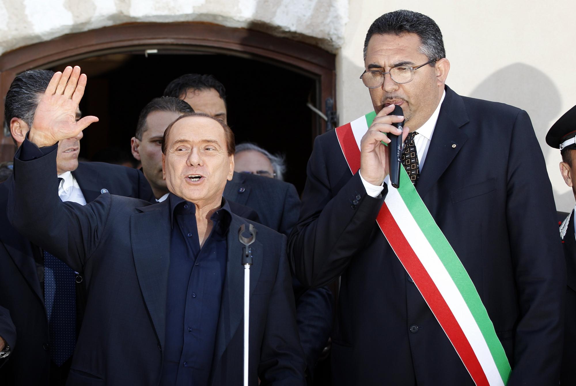 意總理視察地中海小島 為解難民危機(jī)欲買斷突尼斯?jié)O船