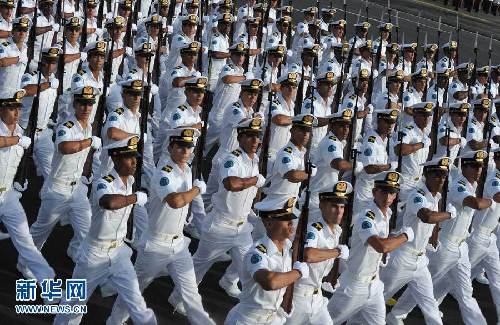 古巴閱兵紀(jì)念實行社會主義制度50周年