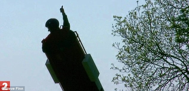 英發(fā)射“人體炮彈”釀慘劇 安全網(wǎng)出問題演員墜地身亡