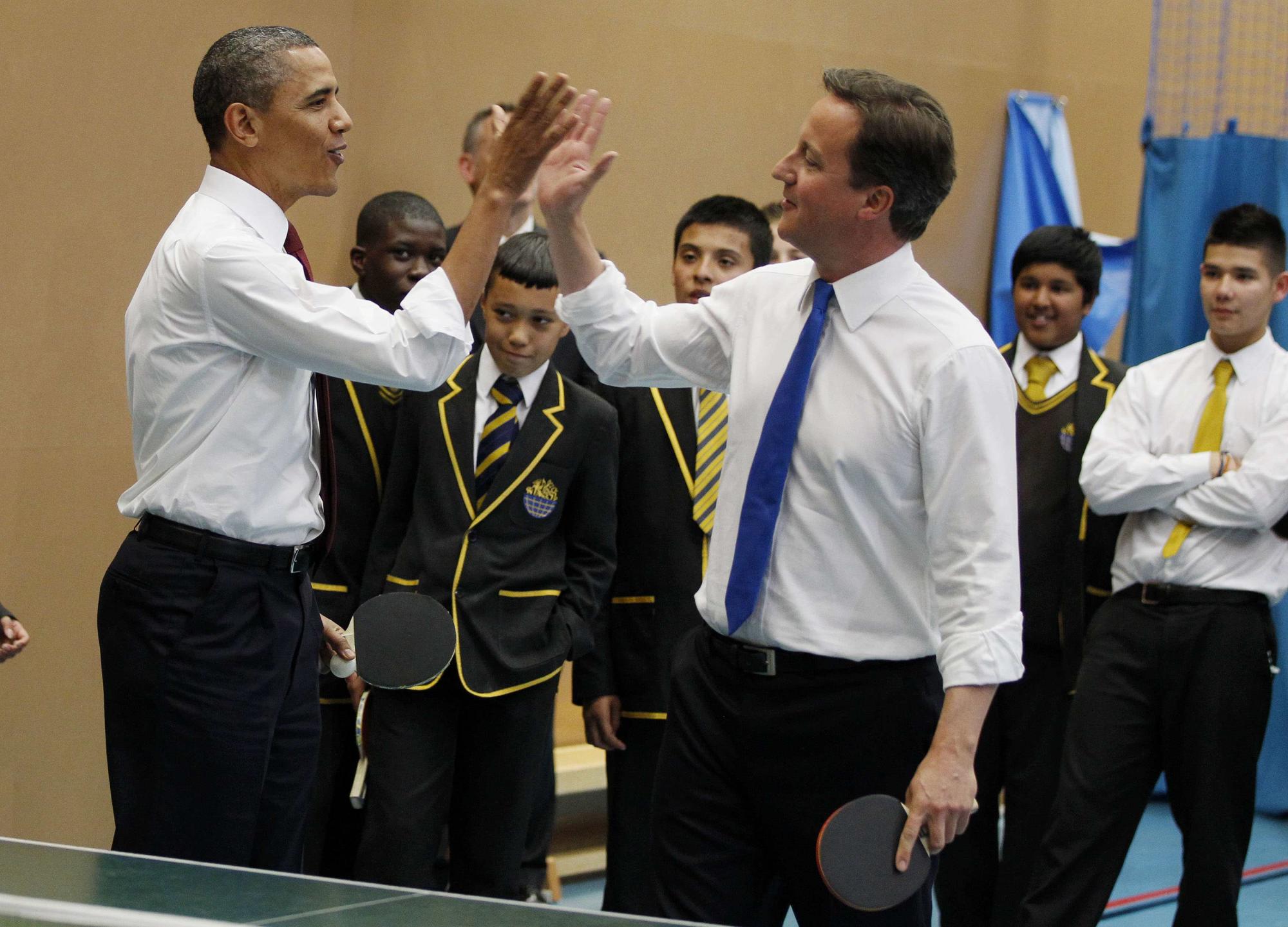 寫錯日期、乒乓慘敗、樂隊搗亂 奧巴馬訪英有點兒“衰”