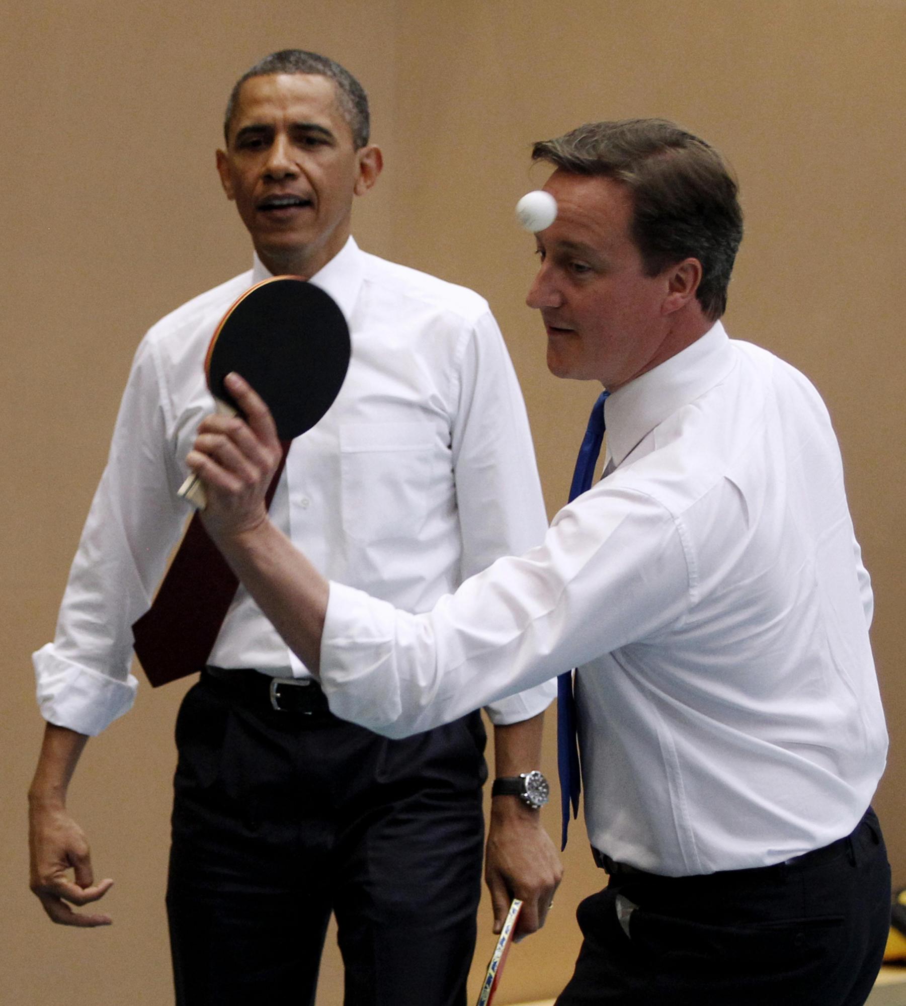 寫錯(cuò)日期、乒乓慘敗、樂隊(duì)搗亂 奧巴馬訪英有點(diǎn)兒“衰”