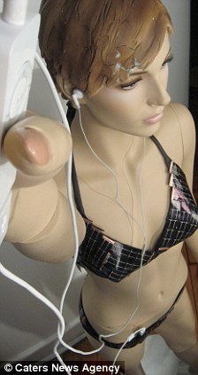 ipod沒電不用愁 “太陽能比基尼”來解憂