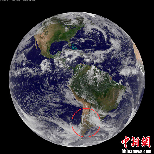 智利火山衛(wèi)星圖公布 火山灰延伸狀如羽毛(高清組圖)
