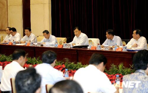 劉云山：以優(yōu)異成績迎接新中國成立六十周年