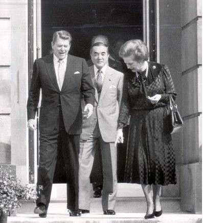 撒切爾夫人黑色手提包今拍賣(mài) 被稱“秘密武器”