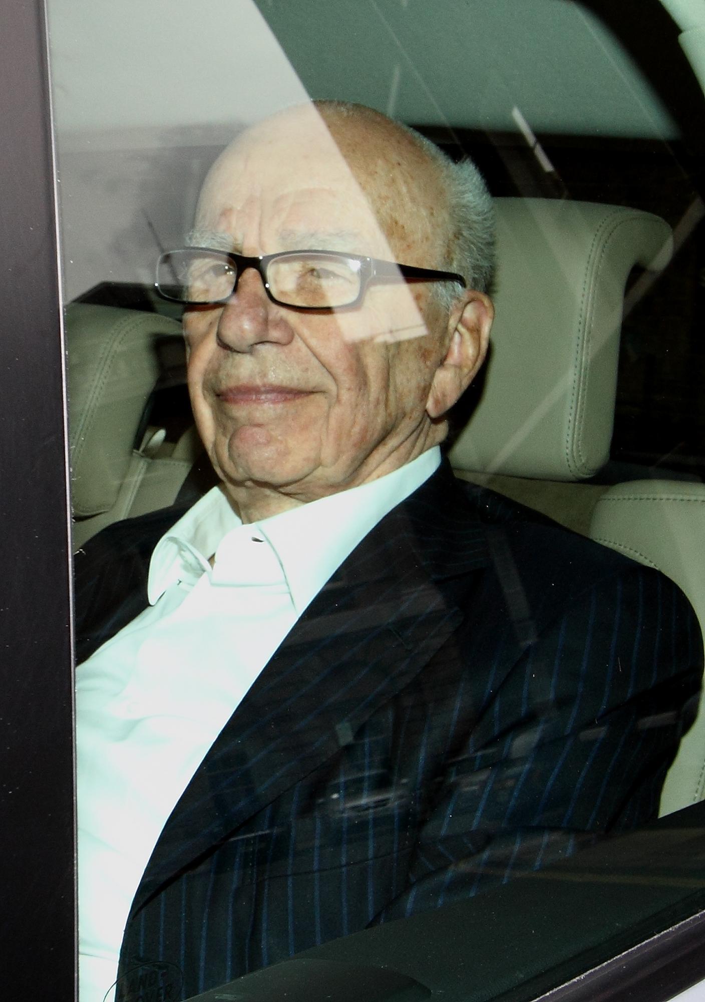 默多克被要求接受質(zhì)詢 新聞集團或出售國際新聞公司