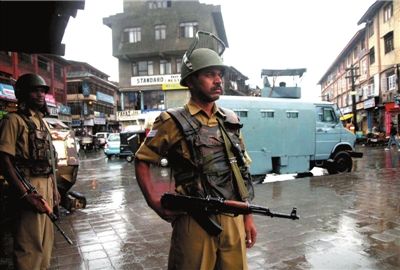 印度爆炸案制造者或?yàn)楸镜厝?/></p>

<p align=