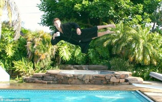 炎炎夏日中的清涼搞笑！“樂跳”游戲席卷國外網(wǎng)絡（圖片新聞）