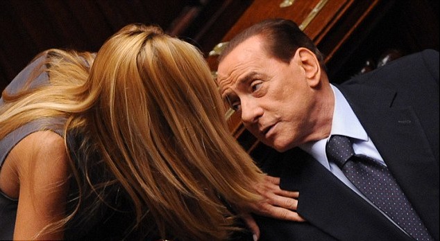 食色性也? 經(jīng)濟崩于前 意大利總理老貝仍“色心不改”