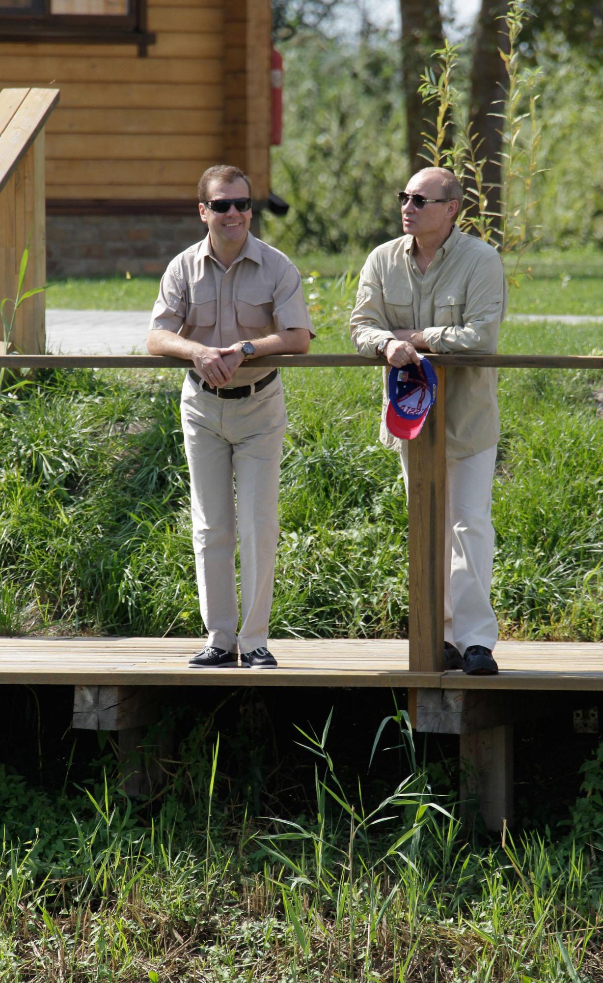 “梅普”伏爾加河畔度假一天 釣魚潛水不亦樂乎