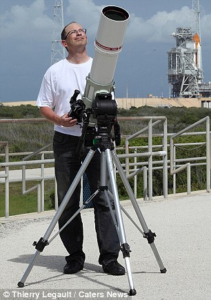 法國業(yè)余攝影師拍下“亞特蘭蒂斯”航天飛機“跨日”珍貴照片