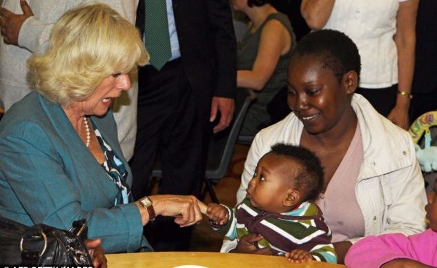 英失業(yè)婦女超百萬創(chuàng)23年新高 查爾斯夫婦走訪暴亂首發(fā)地