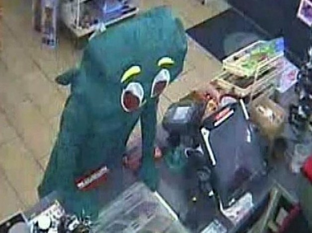 美劫匪扮“海綿寶寶”搶商店 售貨員以為開玩笑