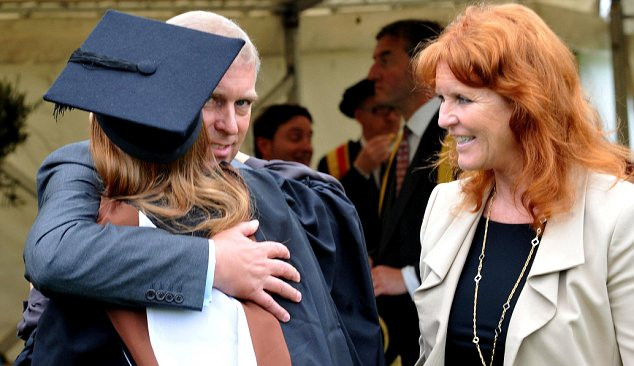 英女王最疼愛孫女大學(xué)畢業(yè) 不愁工作先到慈善機構(gòu)實習