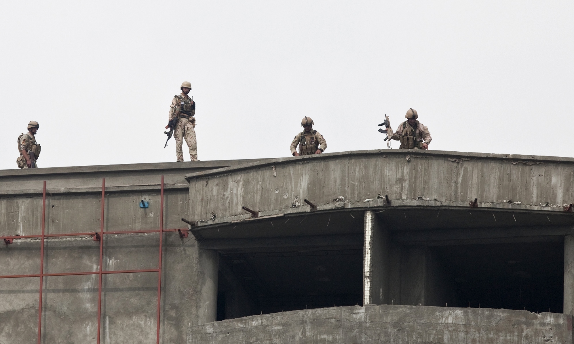 喀布爾襲擊事件終結(jié)束 “耗時(shí)最長(zhǎng)”、30余人死傷