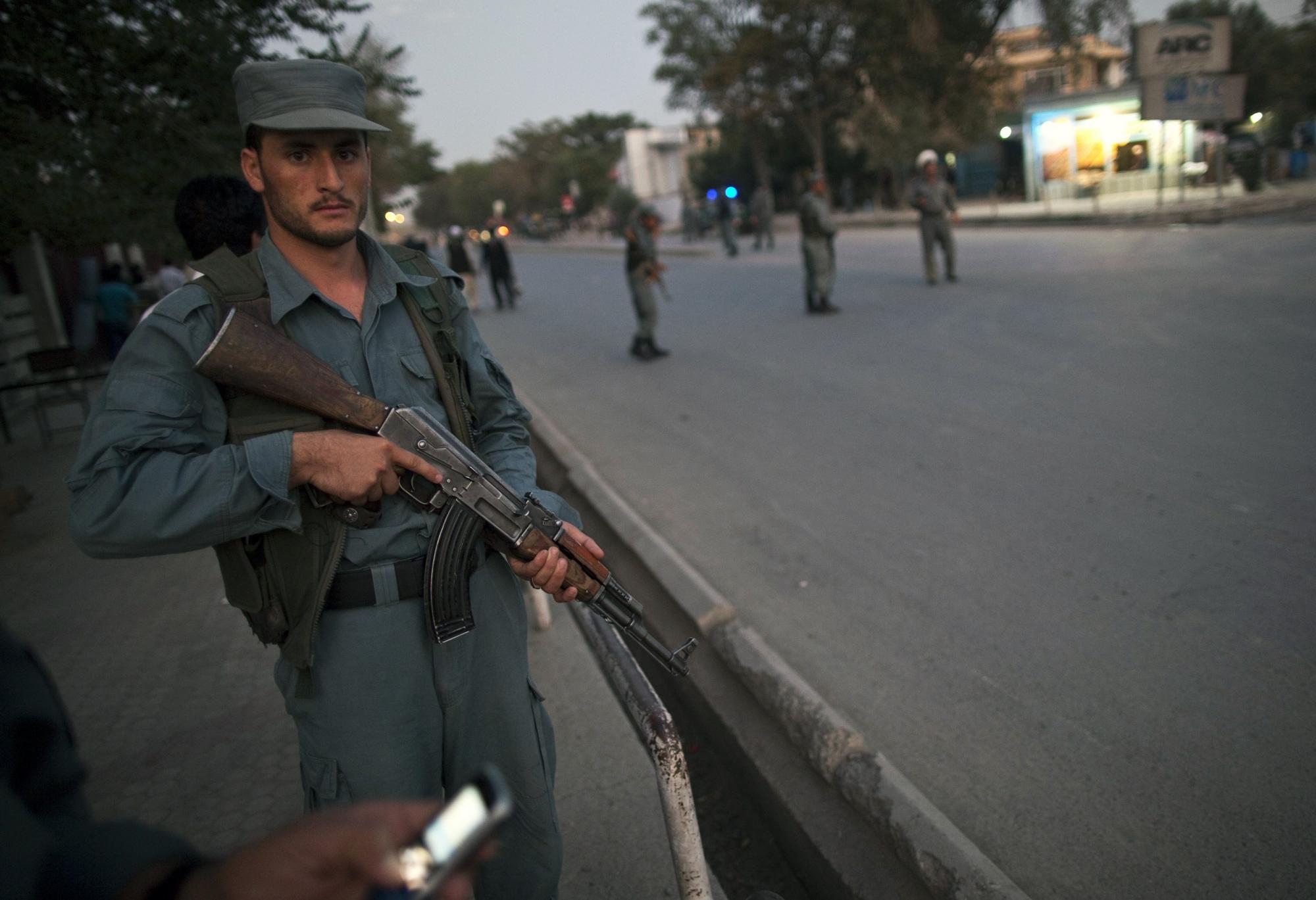 塔利班人彈佯裝談判 阿前總統(tǒng)拉巴尼遭襲身亡