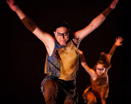 加拿大“紅色天空”舞蹈團(tuán)訪華 《天路》盡顯原住民文化