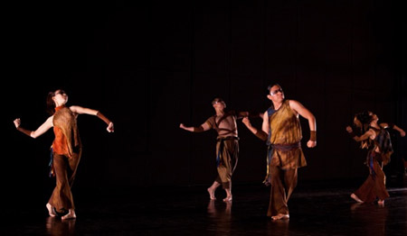 加拿大“紅色天空”舞蹈團(tuán)訪華 《天路》盡顯原住民文化