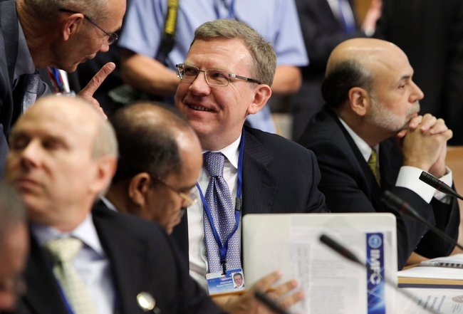 “梅普輪莊”公布前對所有部長保密 財長威脅辭職