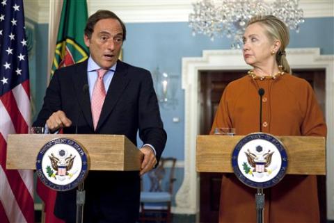 希拉里批以色列再建定居點(diǎn)不利和談 應(yīng)避免挑釁