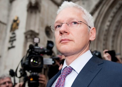 倫敦爆發(fā)數(shù)千人反戰(zhàn)游行 阿桑奇等名人領(lǐng)頭(圖)