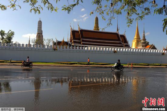 泰政府要美軍驅(qū)逐艦延長駐留 派直升機(jī)協(xié)查水災(zāi)