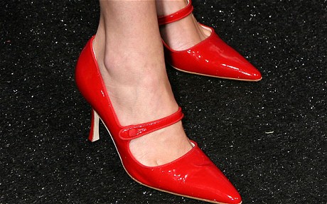 把毒品做成女鞋“穿起來(lái)”! 西班牙警方破獲販毒團(tuán)伙