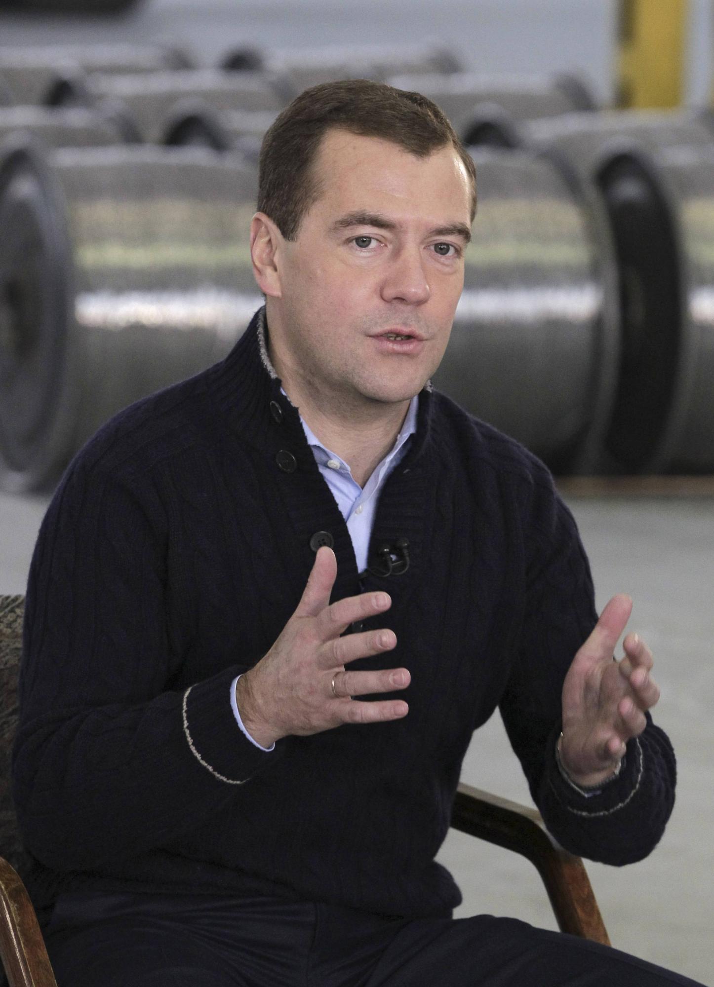 普京為重返克宮決定辯護(hù) 梅德韋杰夫遭假粉絲嘲諷