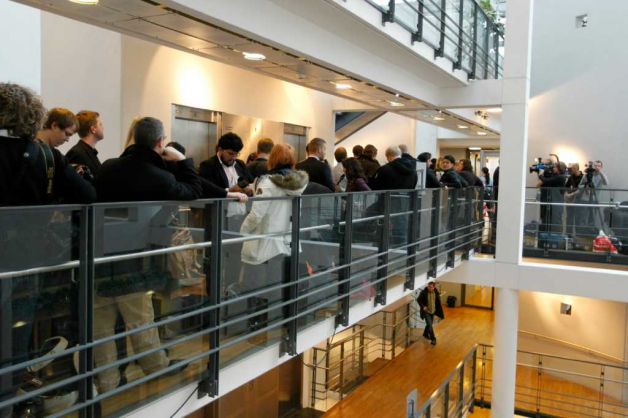 挪威爆炸和槍擊案聽證會首次公開 兇手試圖演講被法官掐斷