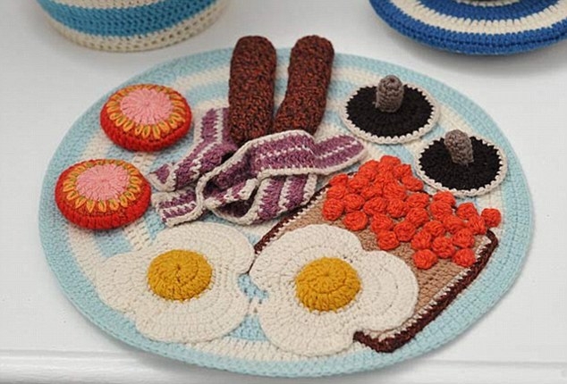 5公斤毛線的魔力！英國(guó)設(shè)計(jì)師編出溫馨童話小屋