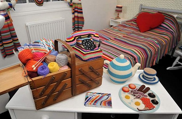 5公斤毛線的魔力！英國(guó)設(shè)計(jì)師編出溫馨童話小屋
