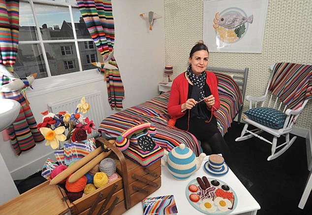 5公斤毛線的魔力！英國(guó)設(shè)計(jì)師編出溫馨童話小屋