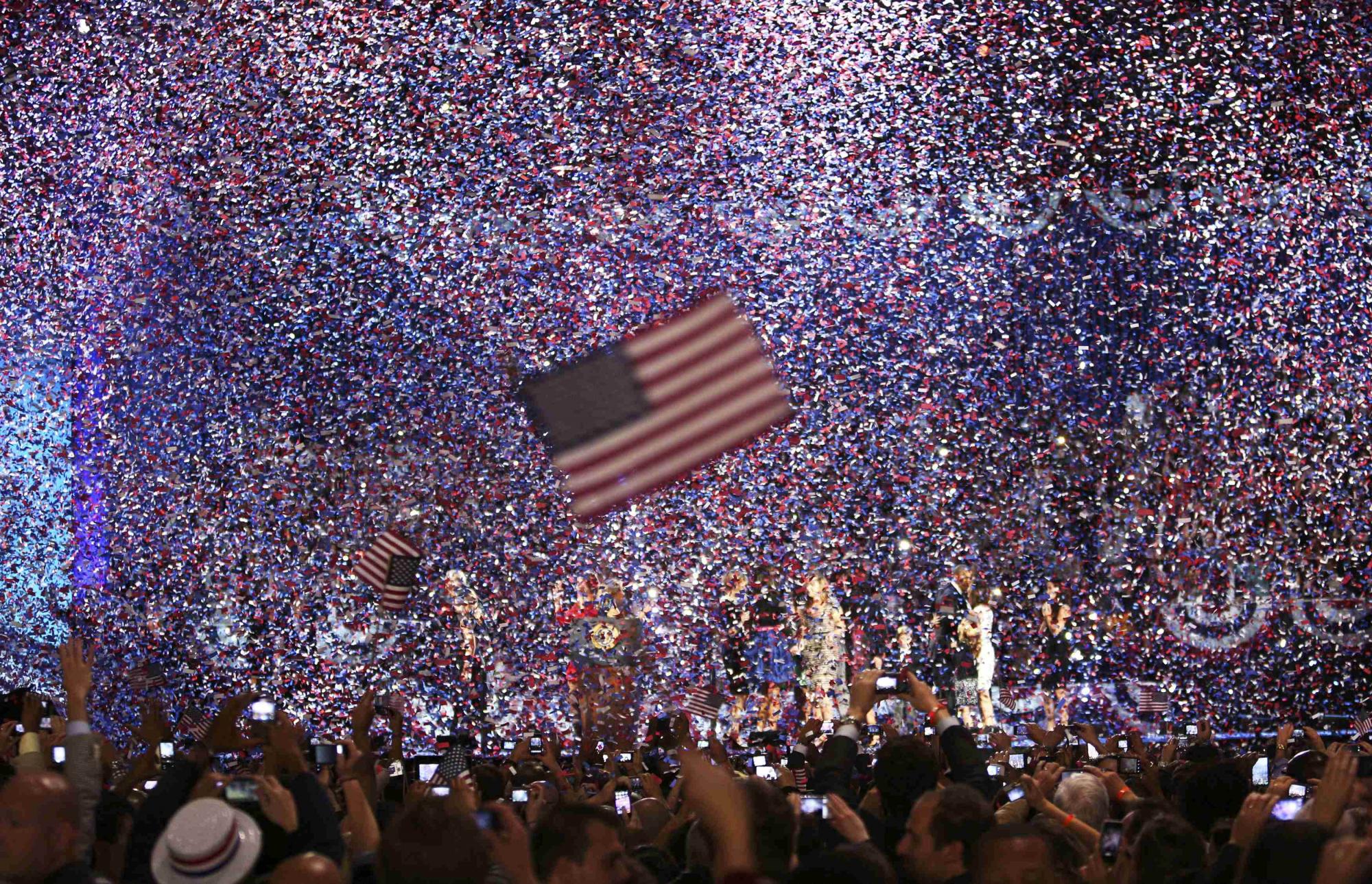 奧巴馬連任發(fā)推文“又是四年” 羅姆尼道喜承認失敗