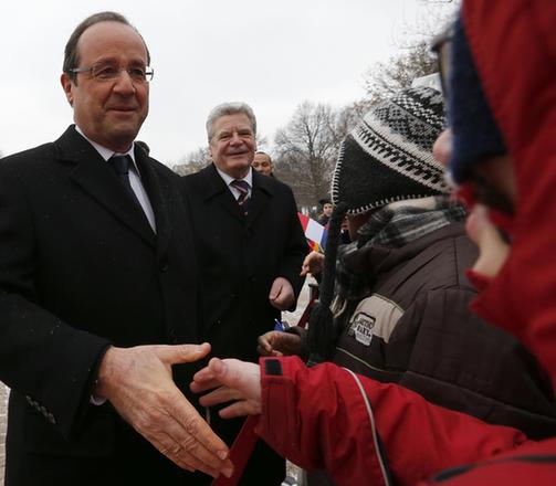 圖:德法兩國慶“金婚” 默克爾奧朗德“秀恩愛”