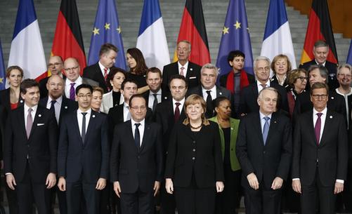 圖:德法兩國慶“金婚” 默克爾奧朗德“秀恩愛”